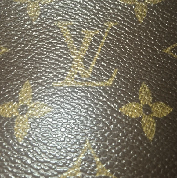 Louis Vuitton Signiture Brown Mono Pochette W/ LV Chain (EUC)(COA)✨️ - Picture 6 of 10